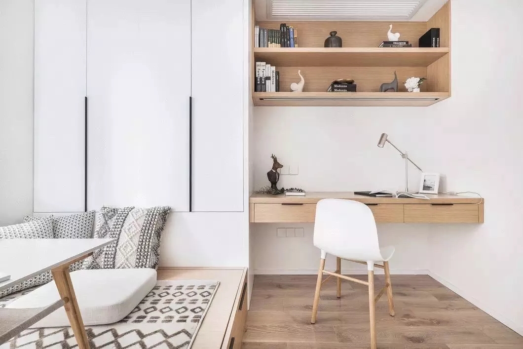 尽显干净、大方的书桌书柜组合，实在不容错过