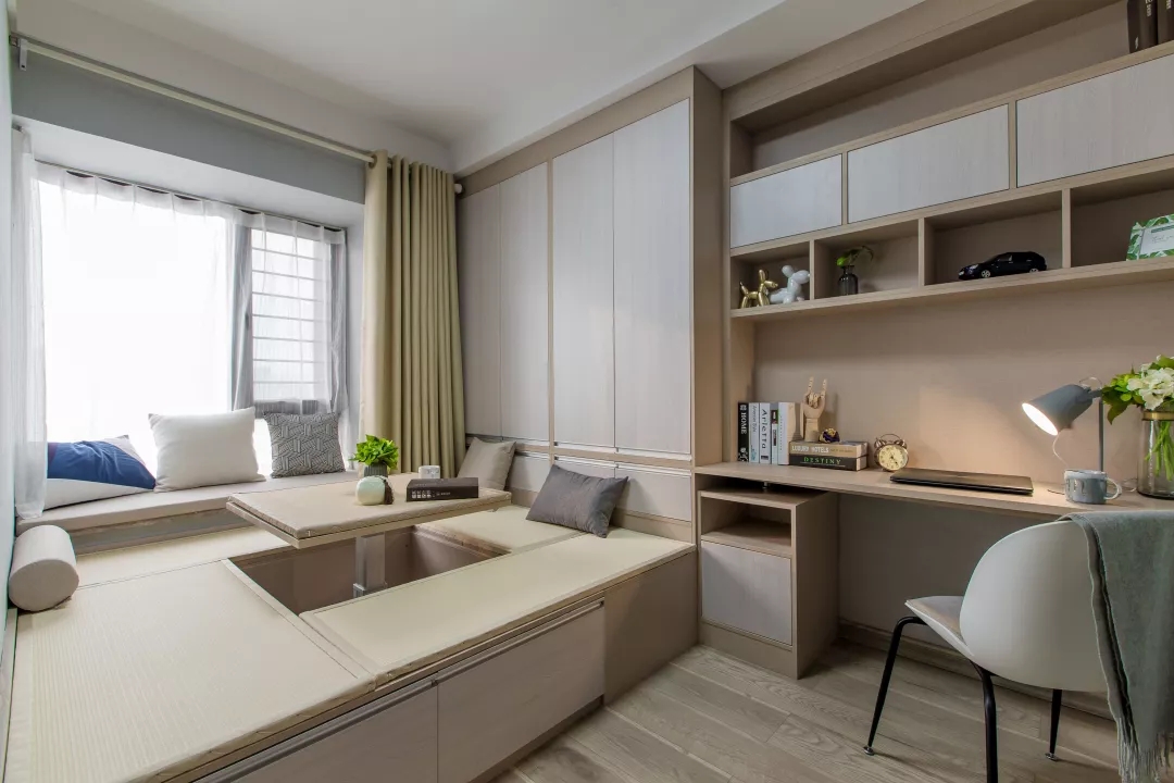 102平的现代轻奢三居室轻奢案例，一起来体验轻奢风吧！