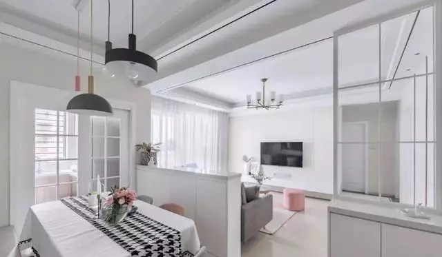 美观实用的餐边矮柜设计案例，储存隔断两不误！