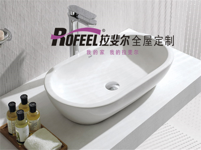 拉斐尔全屋定制|卫生间装修应该注意的几个问题，快进来看看！